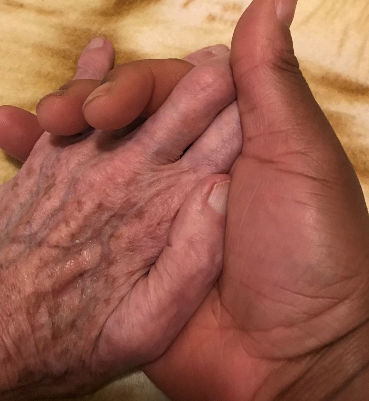 FRANCE : Pour la Lutte contre l’isolement des personnes âgées.